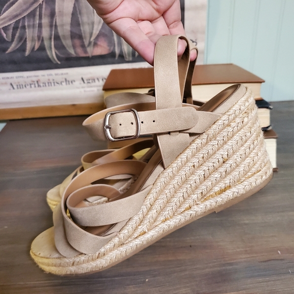 Y NOT Strappy Espadrille Wedge Sandals Summer Vacation womens sz 8 - Picture 6 of 8